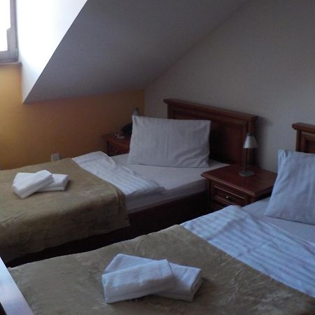 Hotel Krivan Kysucke Nove Mesto Екстериор снимка