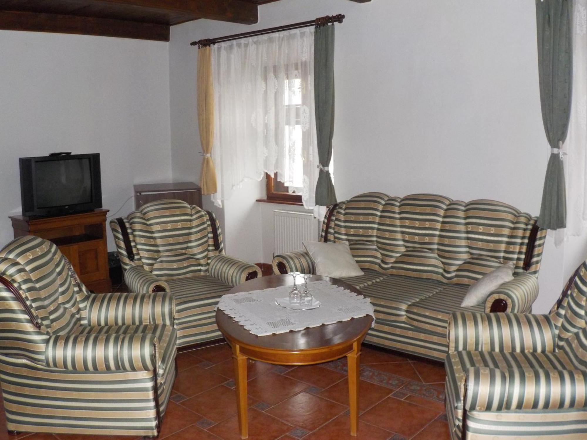 Hotel Krivan Kysucke Nove Mesto Стая снимка