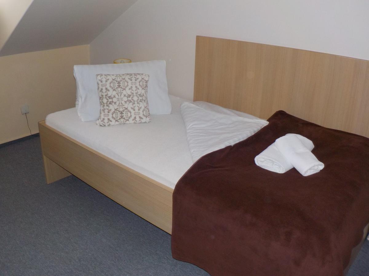 Hotel Krivan Kysucke Nove Mesto Стая снимка